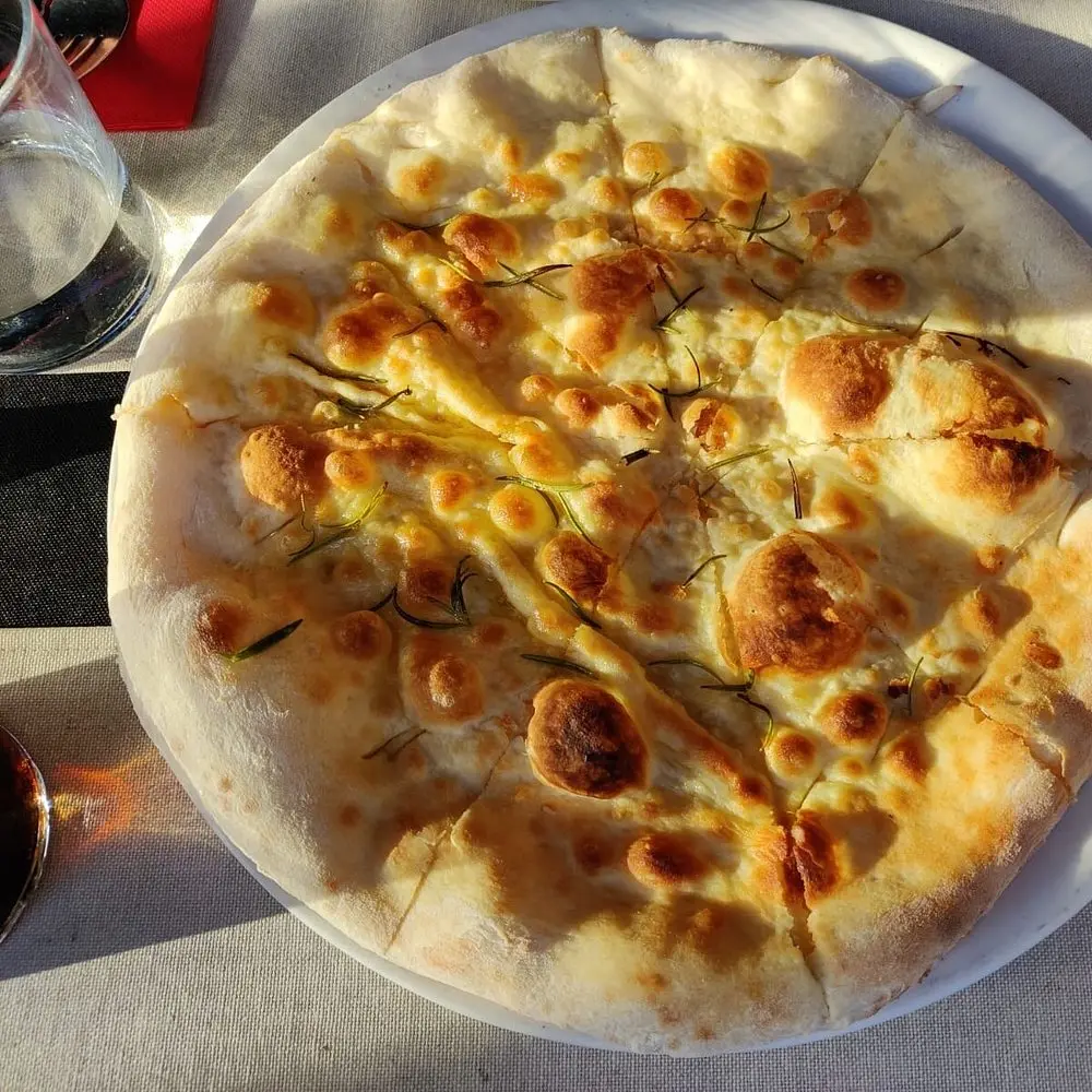 Focaccia al rosmarino